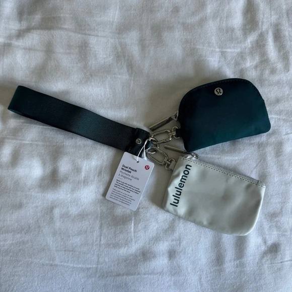 29🆕💙 Lululemon Dual Pouch Wristlet - Vapour/Storm Teal - Picture 6 of 6